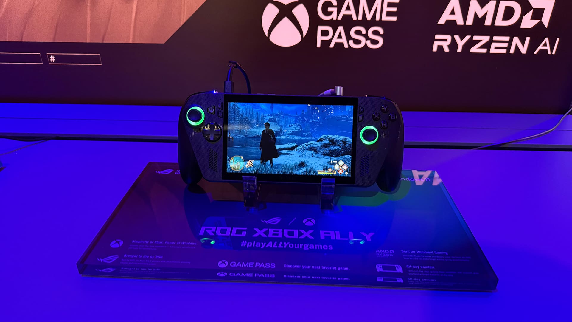 ASUS ROG Xbox Ally X gamescom 2025 hands-on preview image 1 demo unit
