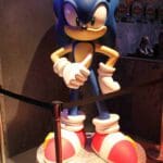 Deze life-size statue is bij de SEGA stand onmisbaar.