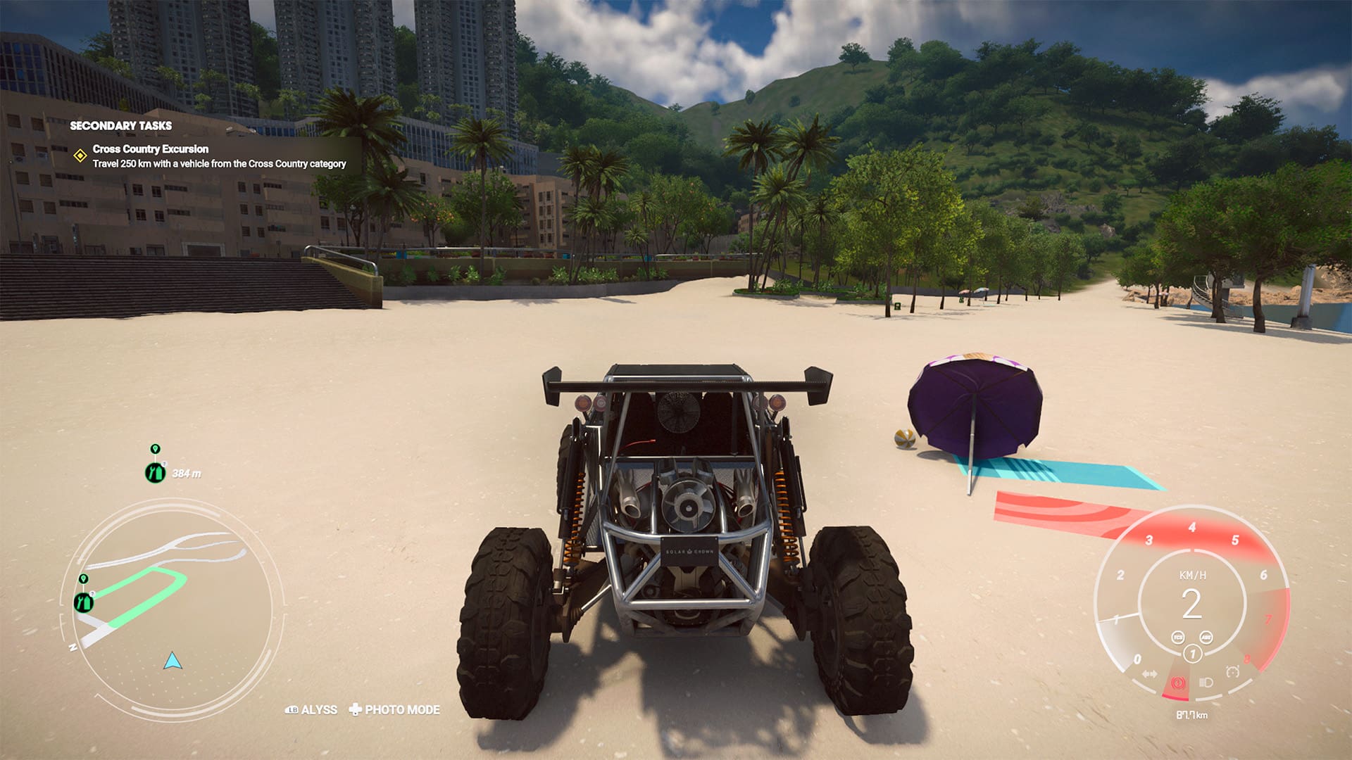 Het blijft vreemd dat de gehele game nergens langs de weg mensen te zien zijn, maar zelfs op het strand is geen mens te bekennen...